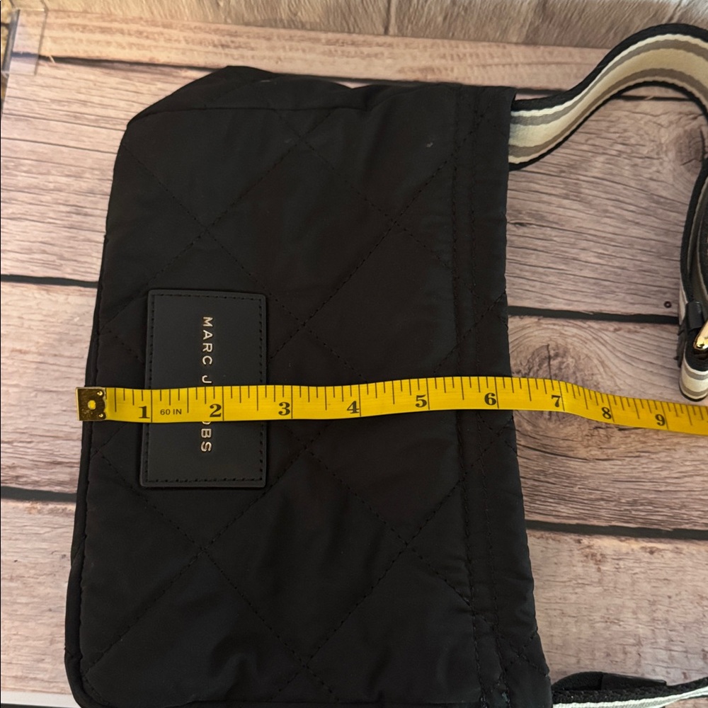 Marc Jacob’s Mini Puffer Crossbody - Picture 8 of 8